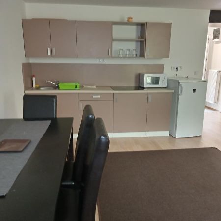 Tiszaliget Apartman Es Szallo Szolnok Eksteriør bilde